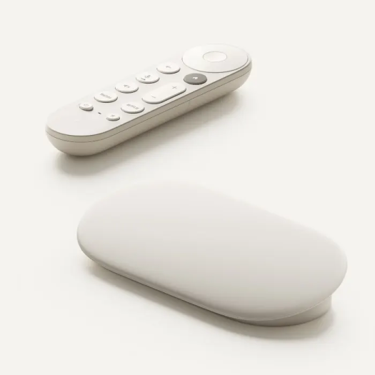 Der Google TV Streamer mit Fernbedienung (Bild: Google)